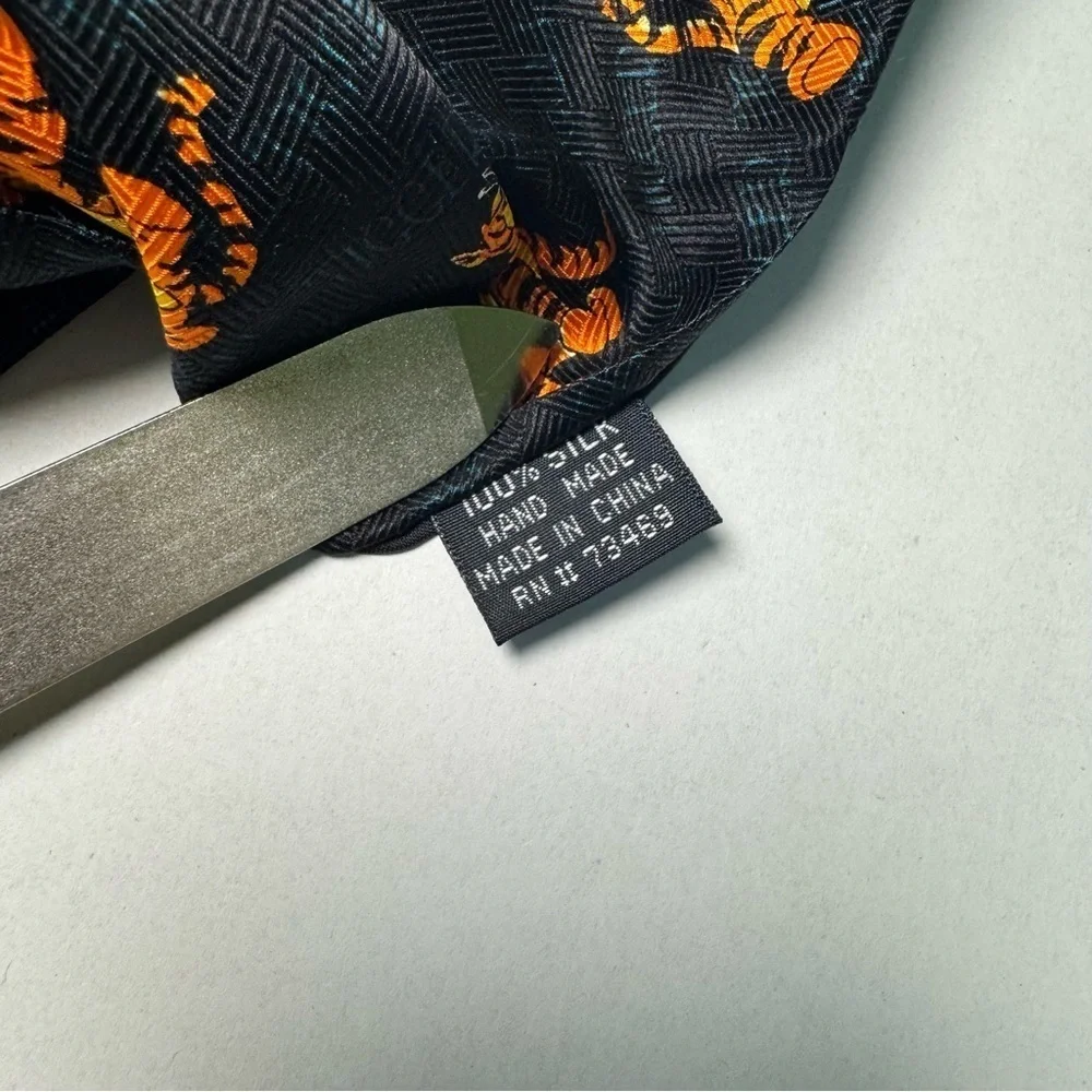 Tigger Characters Winnie Men’s Tie Black Authentic Pooh Disney 100% Silk